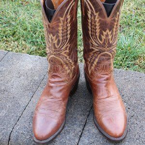 1883 boots by Lucchese, brown calfskin size 9.5D.